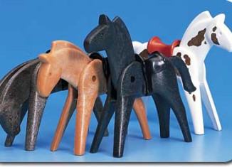 Playmobil - 7009 - 4 Horses With Saddles