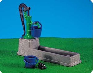 Playmobil - 7351 - Farm Water Trough with Pump