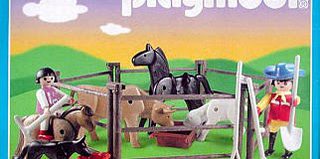 Playmobil - 3335s2v2-ant - Farmers and Animal Pen