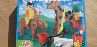 Playmobil - 9508-ant - Farmkeeper and animals