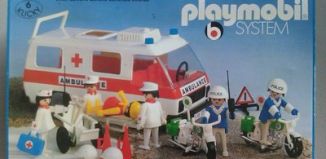 Playmobil - 3157s1v2 - Ambulance with police & nurses