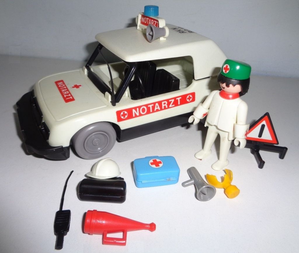 Playmobil 3217s1v1 - Doctor's Car - Back