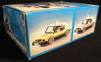 Playmobil System Vintage 3210 - Voiture Bleue Avec Valises Et Personnages, Occasion