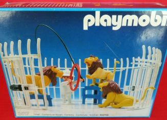 Playmobil - 3517s1v3 - Lions, Cage and Trainer - Detail Playmobil - 3517s1v3 - Lions, Cage and Trainer