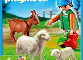 Playmobil - 4967 - Farmer Feeding Animals