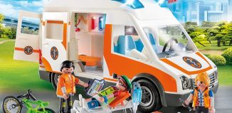 Playmobil - 70049 - Ambulance with Flashing Lights