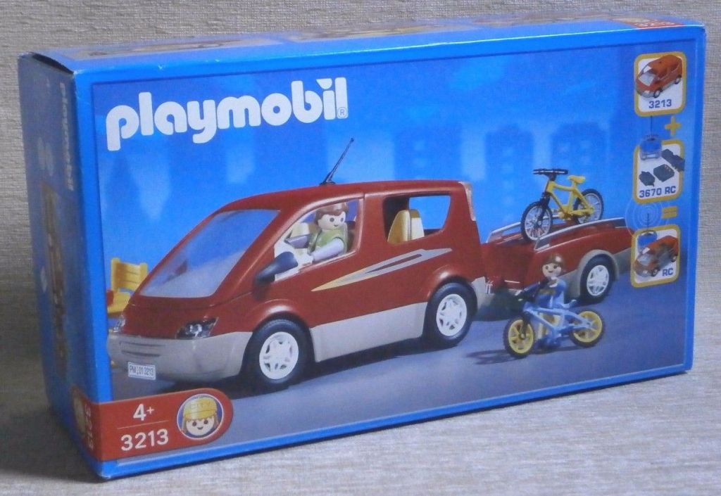 Playmobil Family Fun Familyvan 