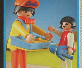 Playmobil - 3307 - Verkäufer mit Bauchladen und Kind