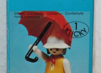 Playmobil - 3322v2 - Woman with Umbrella - Detail Playmobil - 3322v2 - Woman with Umbrella