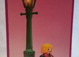 Playmobil - 5340 - Man In Tux With Flowers & Lamppost