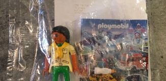 Playmobil - 30739263 - Femme Gardien de zoo avec deux oursons de Guépard - promotionnel gratuit