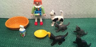 Playmobil - 3336-usa - Cat Feeding Time