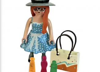 Playmobil - 70149v5 - Shopping Girl - Redhead
