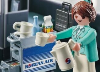 Playmobil - 71018-kor - KOREAN AIR Female Flight Attendant