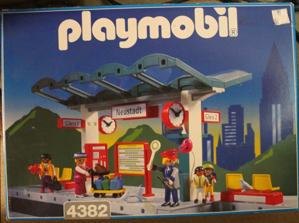 Playmobil 4382 - Train Platform - Box