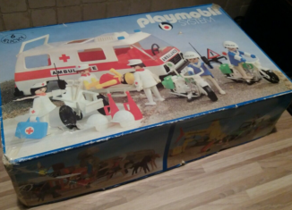 Playmobil - 3157s1v1 - Ambulance with police & nurses
