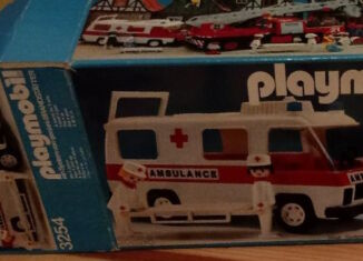 Playmobil - 3254s1v4 - Ambulance - Detail Playmobil - 3254s1v4 - Ambulance