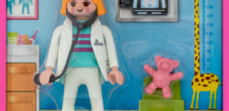 Playmobil - 30794724-ger - Kinderärztin mit Stethoskop, Röntgenbild und Trost-Teddy