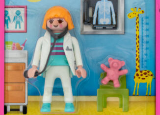 Playmobil - 30794724-ger - Kinderärztin mit Stethoskop, Röntgenbild und Trost-Teddy