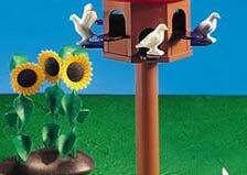 Playmobil - 7334 - Pigeon Loft, Pigeons & Flowers