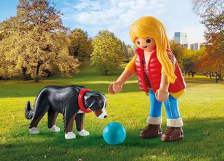 Playmobil - 71738 - Young girl and her mountain dog