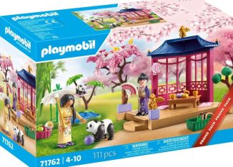 Playmobil - 71762 - Asian garden with a family of pandas