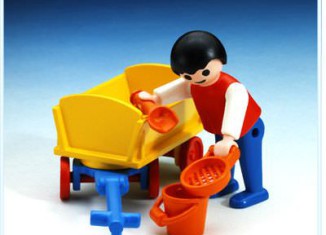 Playmobil - 3356 - Boy With Sand Toys