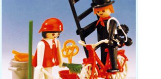 Playmobil - 3576 - Chimney Sweep and Housewife
