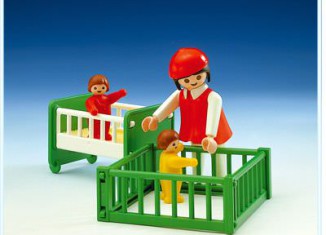 Playmobil - 3593 - Babysitter and 2 Babies