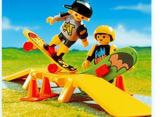 Playmobil - 3709v1 - 2 enfants / 2 skateboards