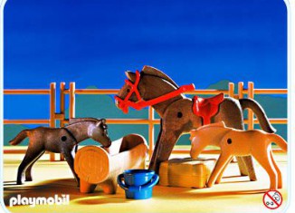 Playmobil - 3856 - Horse, Foals & Corral - Detail Playmobil - 3856 - Horse, Foals & Corral