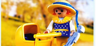 Playmobil - 4584 - Girl With Carriage