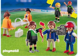 Playmobil - 4717 - Football Referee and Linesmen - Detail Playmobil - 4717 - Football Referee and Linesmen