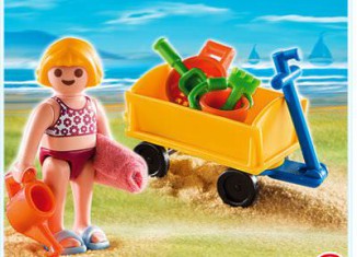 Playmobil - 4755 - Girl with Beach Wagon