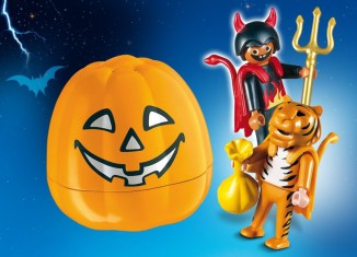 Playmobil - 4770 - Halloween Set 'Trick or Treaters' - Detail Playmobil - 4770 - Halloween Set 'Trick or Treaters'