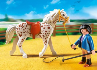 Playmobil - 5107 - Knabstrupper Horse with Trainer and Stable - Detail Playmobil - 5107 - Knabstrupper Horse with Trainer and Stable