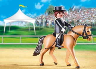 Playmobil - 5111 - German Sport Horse with Dressage Rider and Stable