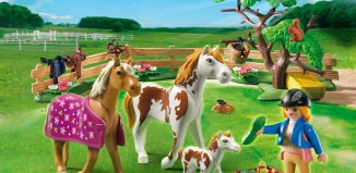 Playmobil - 5227 - Paddock with Horses and Pony