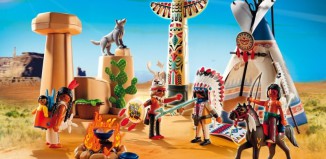 Playmobil - 5247 - Native American Camp with Totem Pole