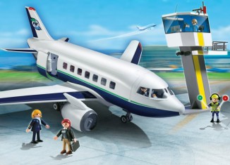 Playmobil - 5261 - Cargo and Passenger Aircraft with Tower
