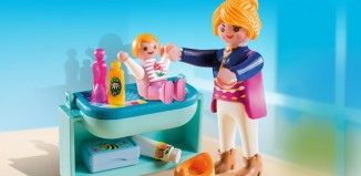 Playmobil - 5368 - Mutter mit Baby-Wickeltisch