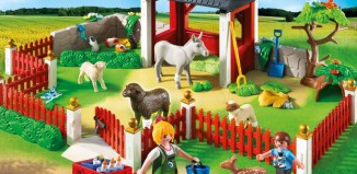 Playmobil - 5531 - Animal care station with stable